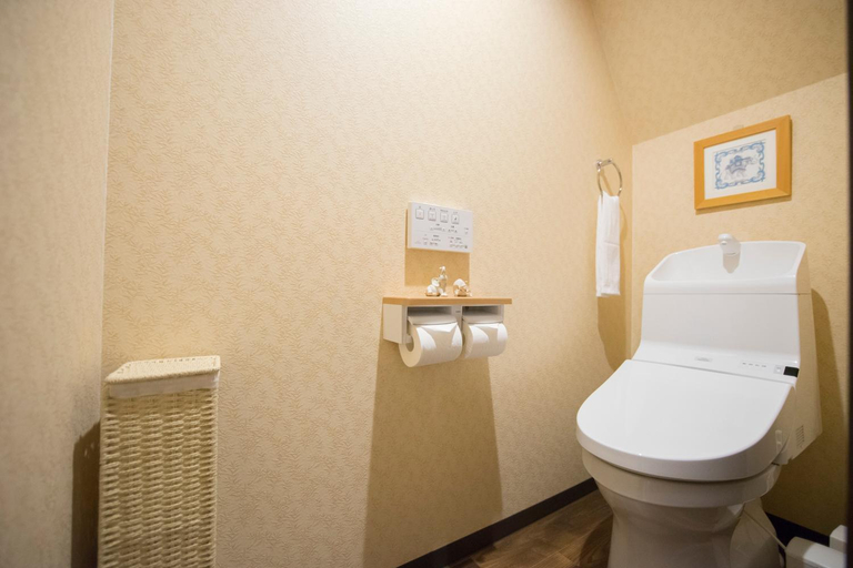 Bathroom 3, Azzurro Elefante, Kyoto