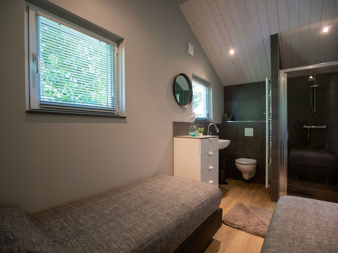 Bathroom 2, Tiny House in Brabant With Cozy Terrace, Oirschot
