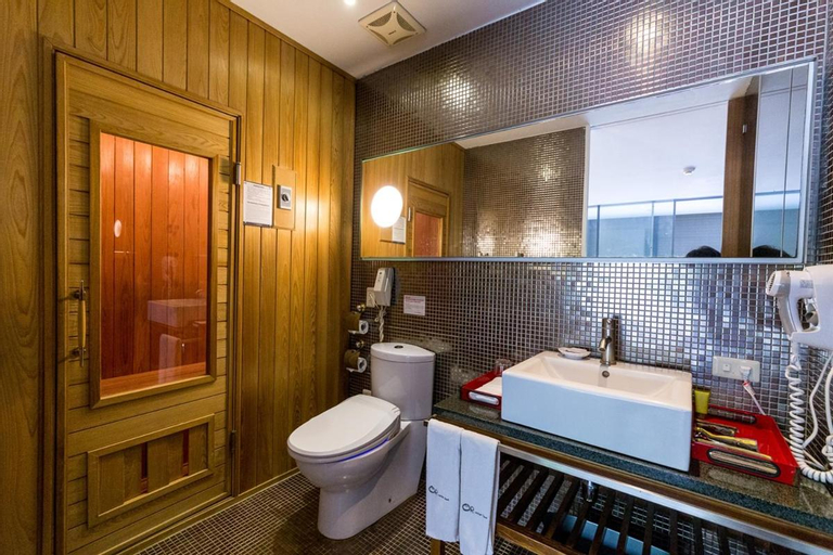 Bathroom 7