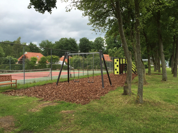 Sport court, Nice Tent Lodge With Veranda, Staphorst
