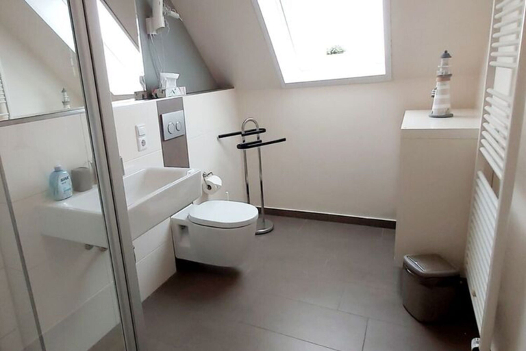 Bathroom, Holiday Apartment West Dunes, Leer