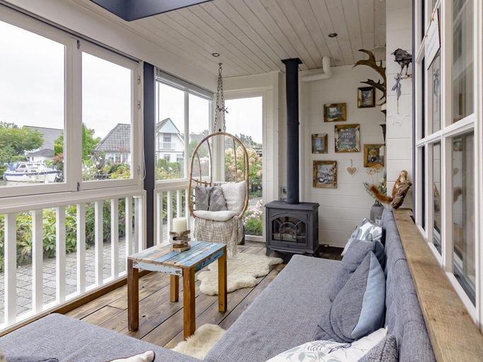 Living area 2, Holiday Home by Zuidlaardermeer Jetty, Hoogezand-Sappemeer