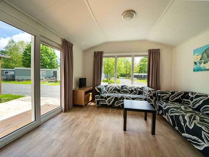 Living area 4, Chalet With Garden and Parking, Amstelveen