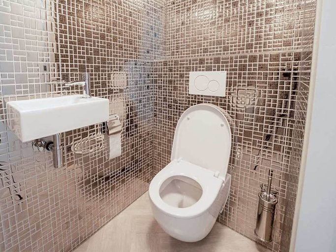 Bathroom 2, Holiday Home in Uitdam With Terrace, Waterland