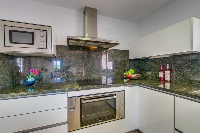 Kitchen 4, EDEN SON MANYO 222, Baleares