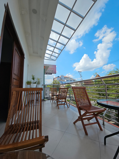 Exterior & Views 6