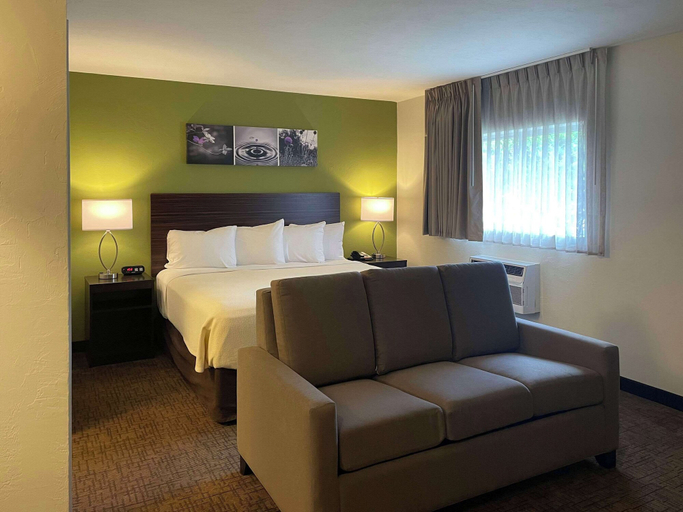 Bedroom 3, Suburban Studios Melbourne Airport, Brevard