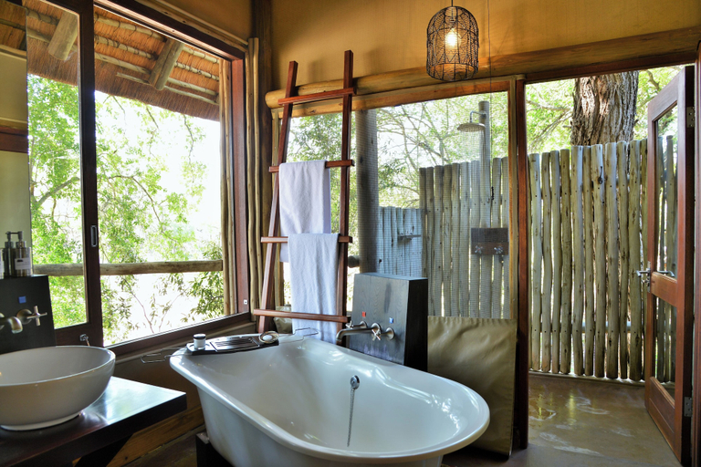 Bathroom 5, Rhino Post Safari Lodge, Ehlanzeni