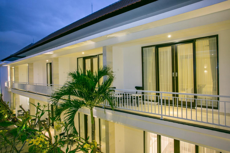 Exterior 4