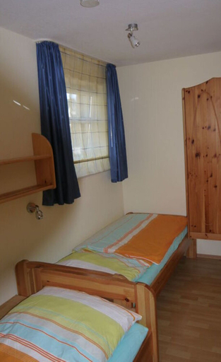 Room, 1 in House Weser 1 Comfortable Vacation Home, Cuxhaven