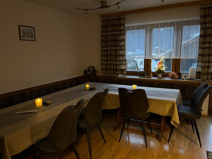 Dining, Holiday Home in Lengdorf Near Ski Slopes, Zell am See