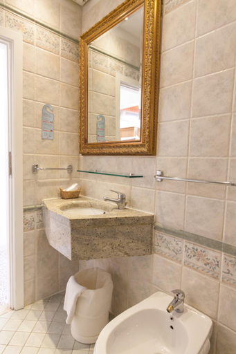 Bathroom 4, Hotel Dea, Ravenna