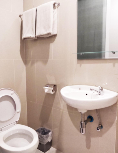 Bathroom, Simply Valore Hotel, Cimahi