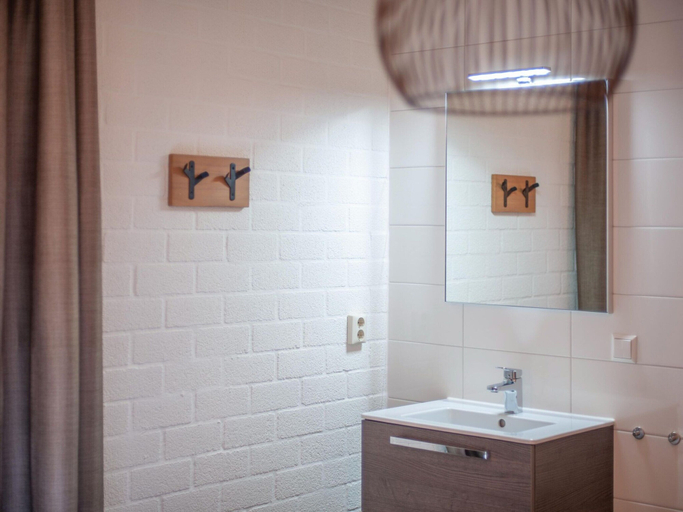 Bathroom 3, Holiday Home Near Breda & De Biesbosch, Oosterhout