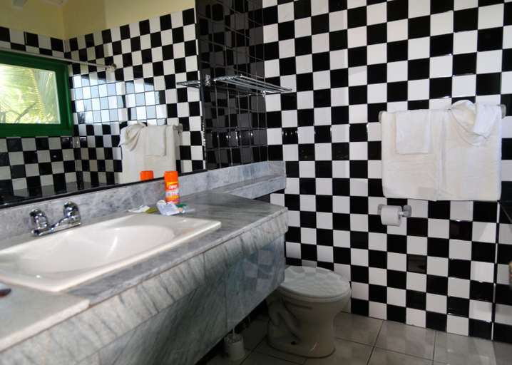 Bathroom, Hosteria Canoa, Sucre