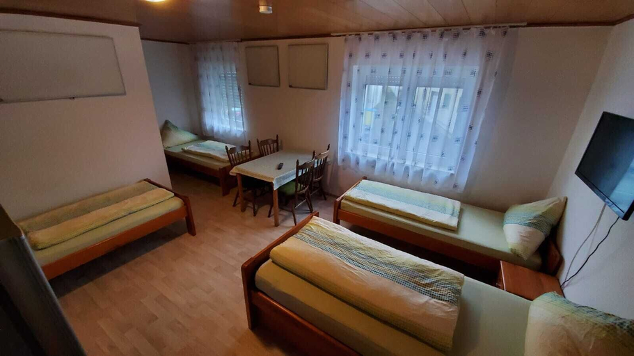 Bedroom 4, Zum Odenwald, Bergstraße