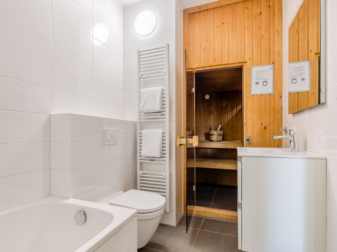 Bathroom 3, Villa in Banjaard near Sandy North Sea Beach, Noord-Beveland