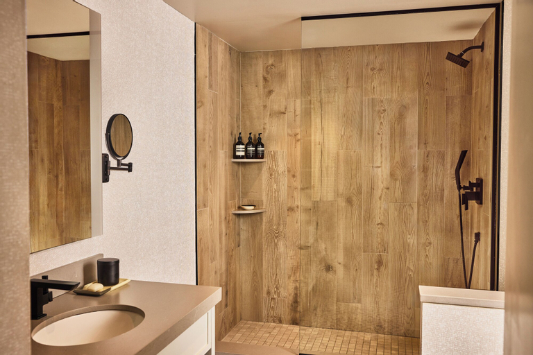 Bathroom 27