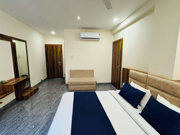 Bedroom 3, Hotel Anand, Ujjain