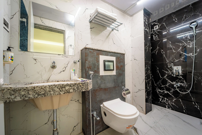Bathroom 4, Treebo Sai Rekha Inn, Nashik