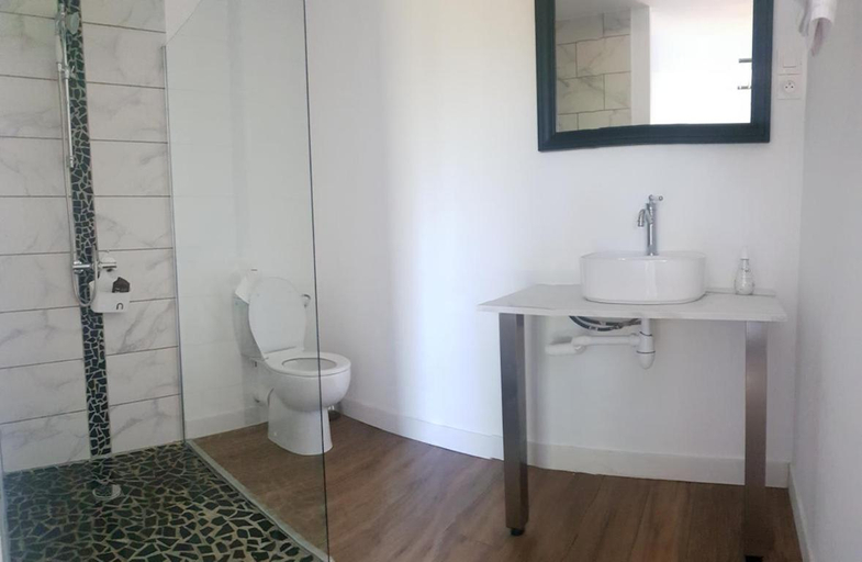 Bathroom, Domaine le Coteau de Mengaud, Haute-Garonne