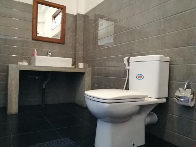 Bathroom 4, Nature House, Embilipitiya