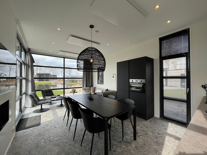 Dining 2, Veluwemeer Chalet Park Retreat