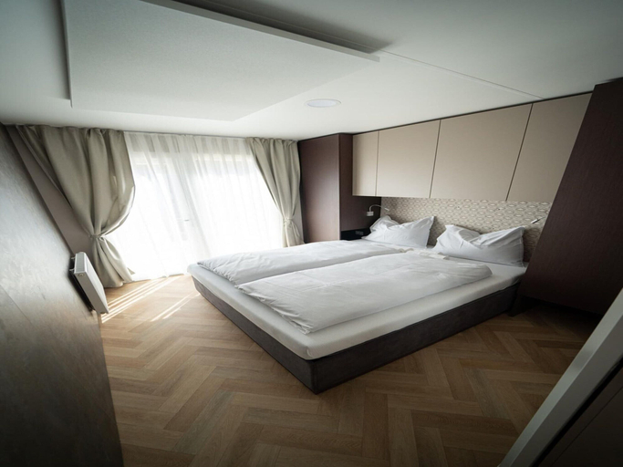 Room 2, Alluring Chalet in Presseggen With Terrace, Hermagor