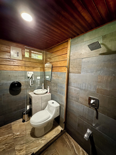 Bathroom 3, Hotel de Montaña El Pelicano, Pérez Zeledón
