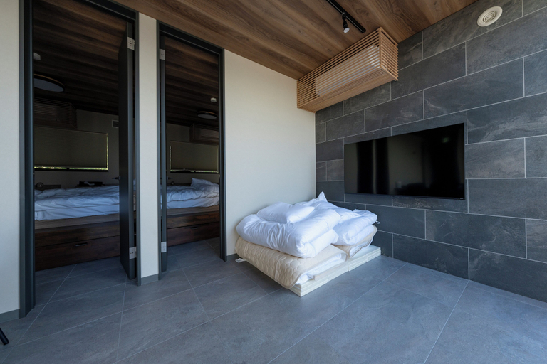 Bedroom 3, AKESUKE, Minamiawaji