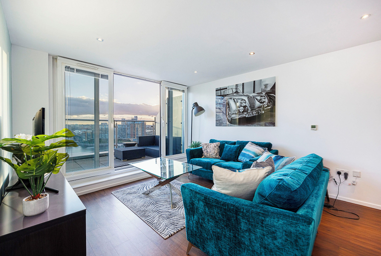 Others 4, Cosy Corner Apartment Near to Excel, London