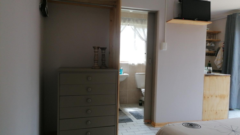Bedroom 2, A1 Kynaston Bed and Breakfast, Cacadu