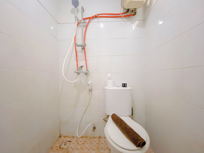 Bathroom 3, Nice 2Br At Apartment Suites @Metro, Bandung