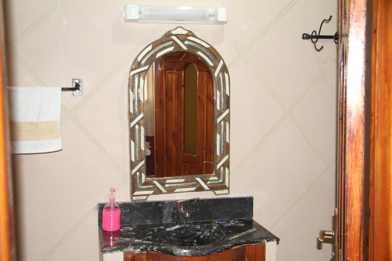 Bathroom 3, Riad Ouinz, Ouarzazate