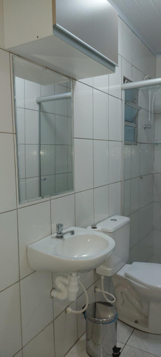 Bathroom 2, Casa de Hospedes em Parque Pinheiros - Sem Garagem, Taboão da Serra