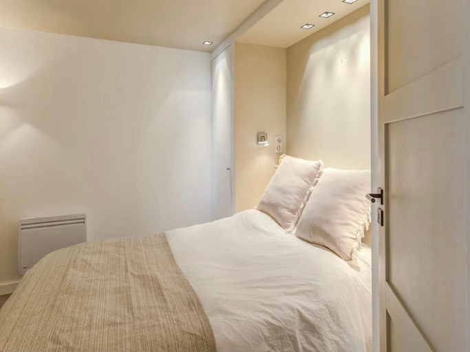 Bedroom 5, Villa in Cavalaire With Sea View & Pool, Var