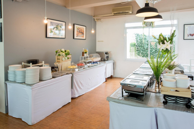 Food & Drinks 5, KP Seaview Jomtien, Sattahip