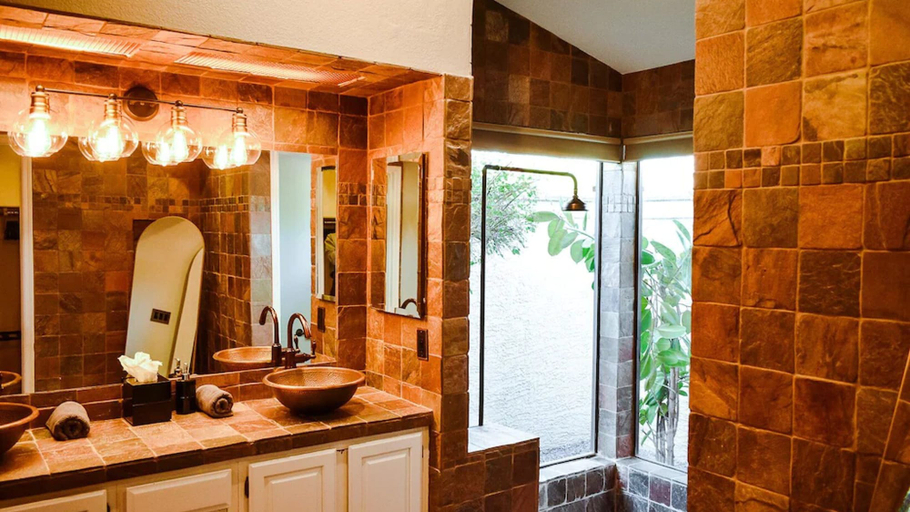 Bathroom 4, 4-bdrm Vacation Dream Home W/backyard Paradise!, Maricopa