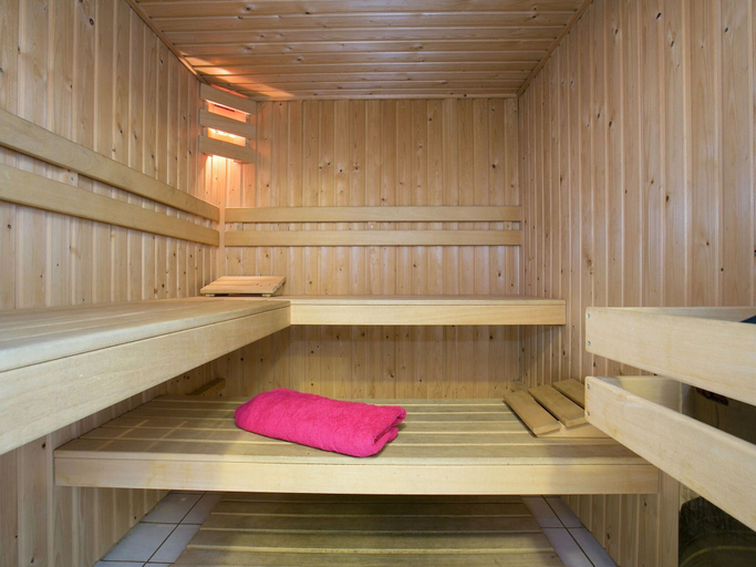 Others 4, Villa by the Harbour With Sauna, Hellevoetsluis