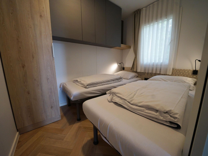 Bedroom 4, Nice Chalet With Dishwasher, Maastricht at 16 km, Limburg