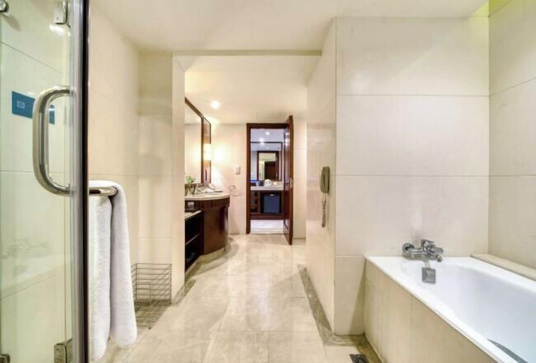 Bathroom 4, Shanghai Pudong Lingang Kaiyuan Hotel, Shanghai