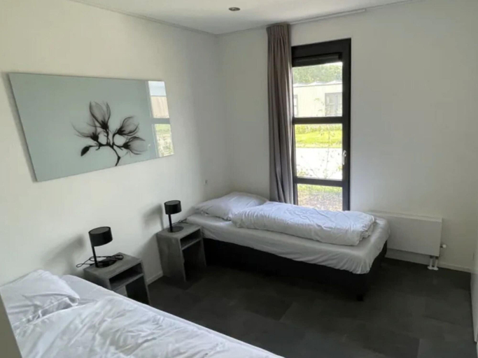 Room 3, Sustainable Holiday Home on the Ijsselmeer, Enkhuizen