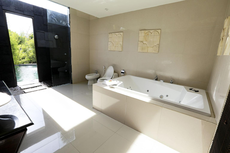 Bathroom 15