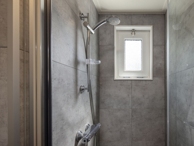 Bathroom 4, Chalet in De Peel near Forest, Deurne