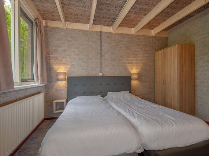 Bedroom 4, Bungalow in Weert with Private Jetty, Weert