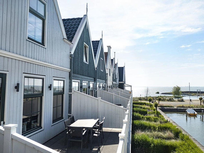Primary image 1, Holiday Home in Uitdam With Terrace, Waterland