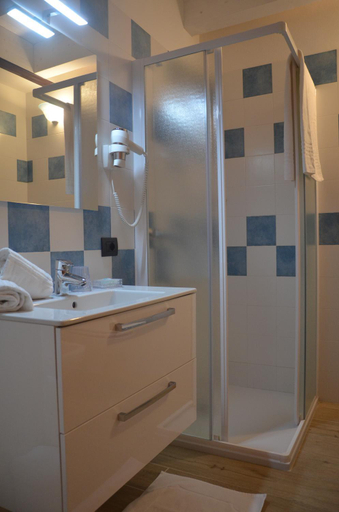 Bathroom 2, Affittacamere Porticciolo, Verona