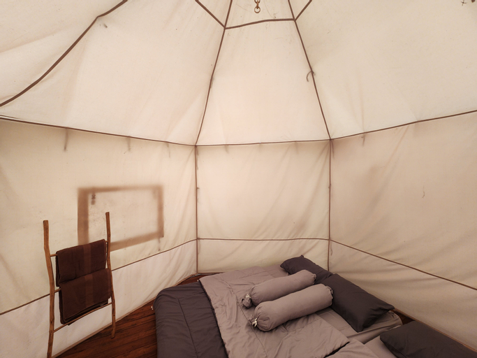 Bedroom 12