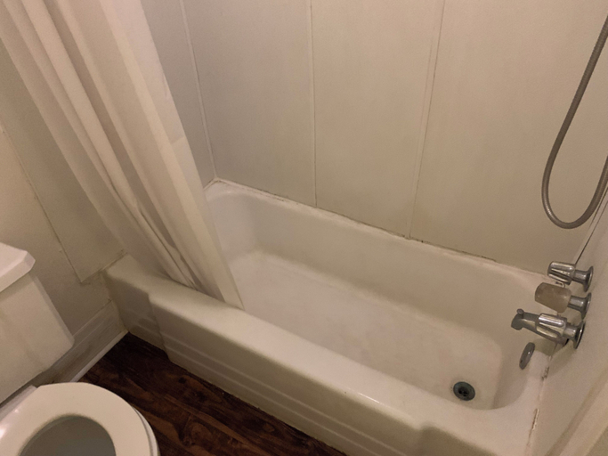 Bathroom 3, Sawmill Lodges Motel, Kingfisher