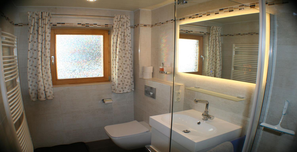 Bathroom, Gastehaus Sonnenbichl, Traunstein